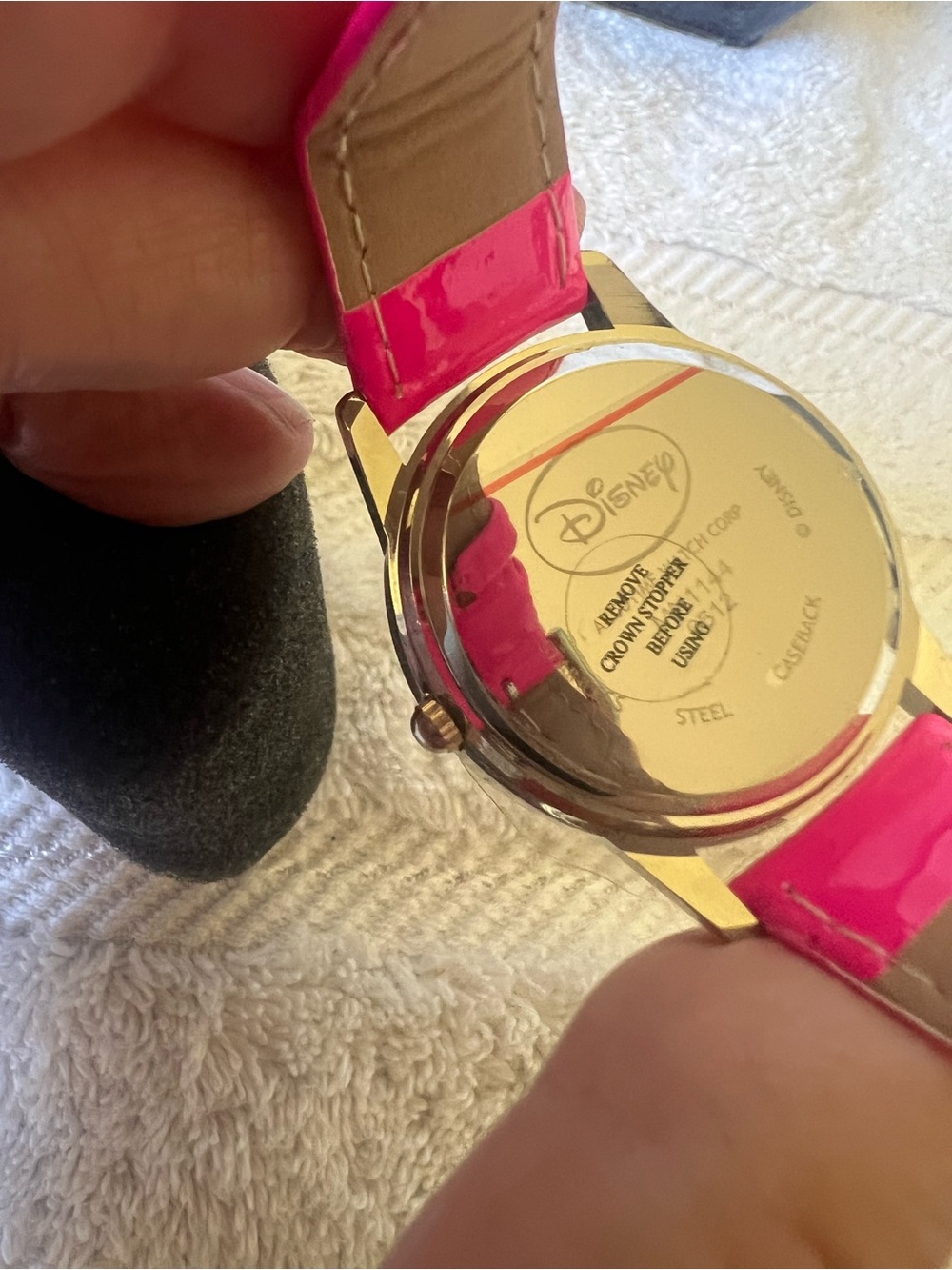 Disney Hot pink Minnie Mouse watch - Picture 4 of 6